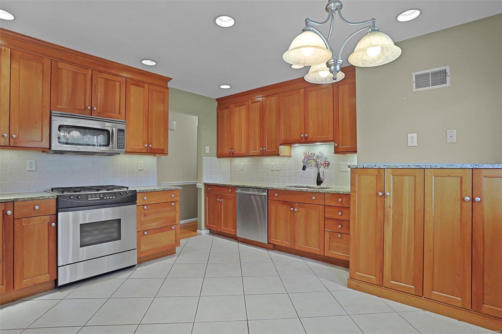9330 Buxton, St Louis MO 63126 Sold Property
