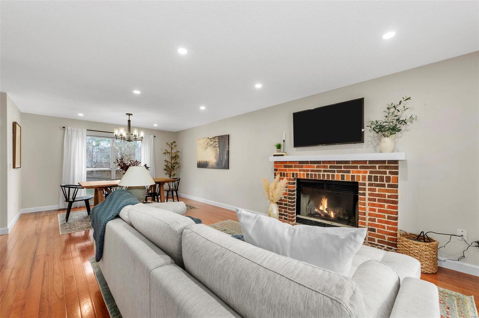 1016 Oak Glen Ballwin Sold Property