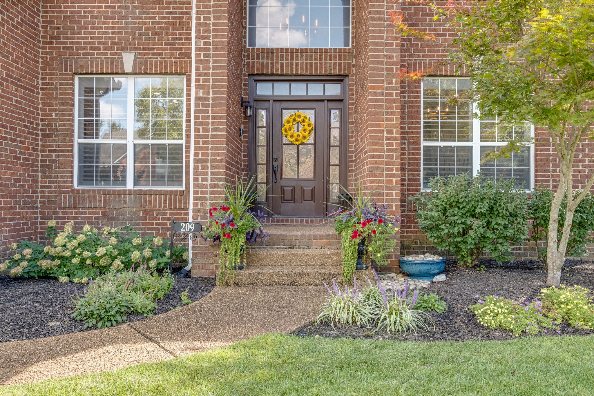 209 Wisteria Dr Sold Property