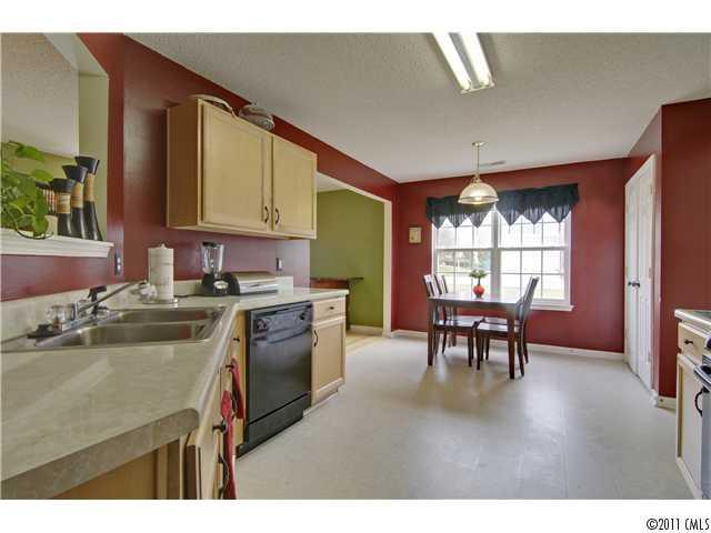 10700 Glenluce, Charlotte NC 28213 Sold Property