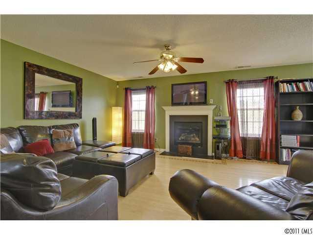10700 Glenluce, Charlotte NC 28213 Sold Property