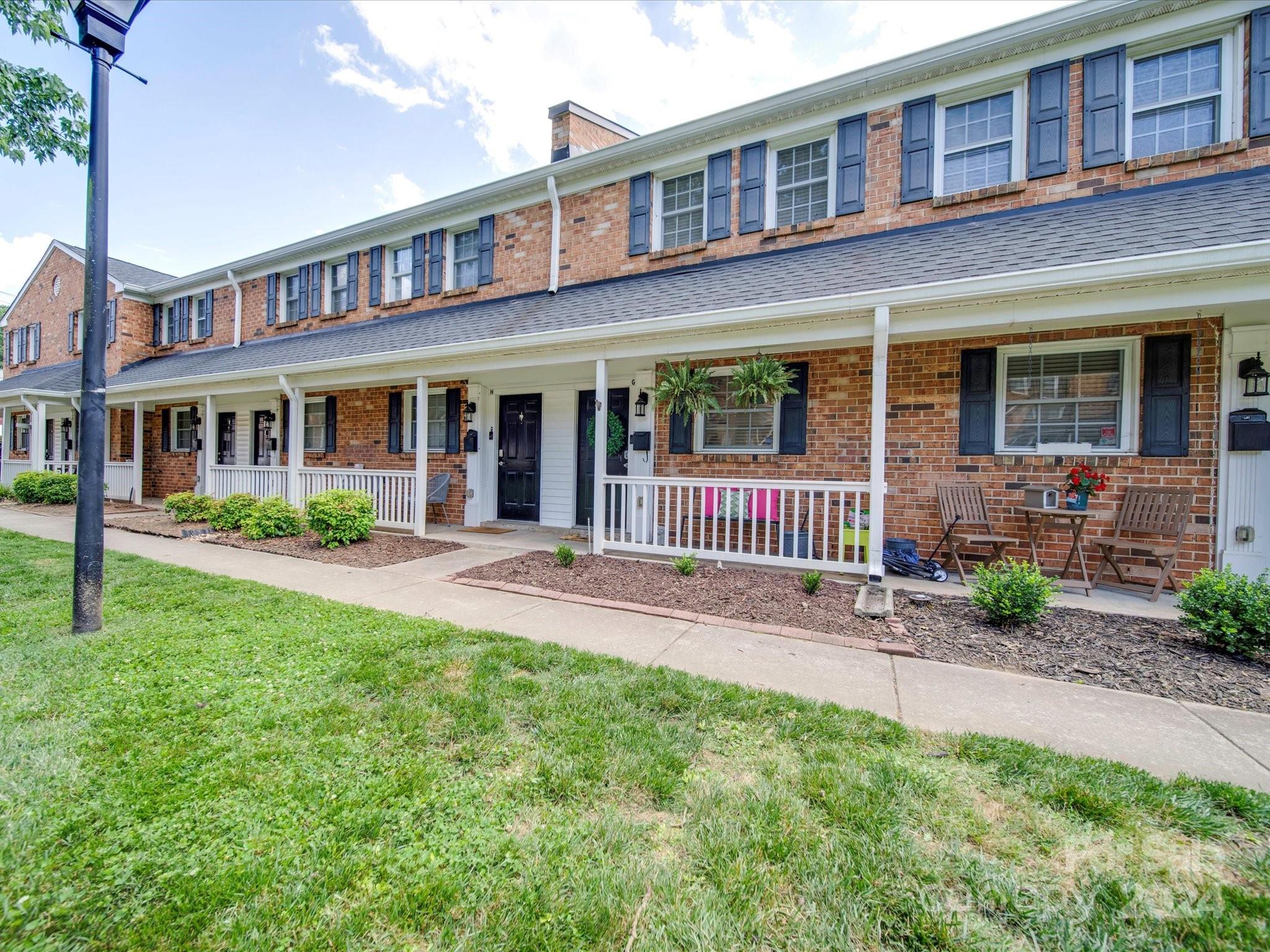 1318 Green Oaks UNIT G, Charlotte NC 28205 Sold Property