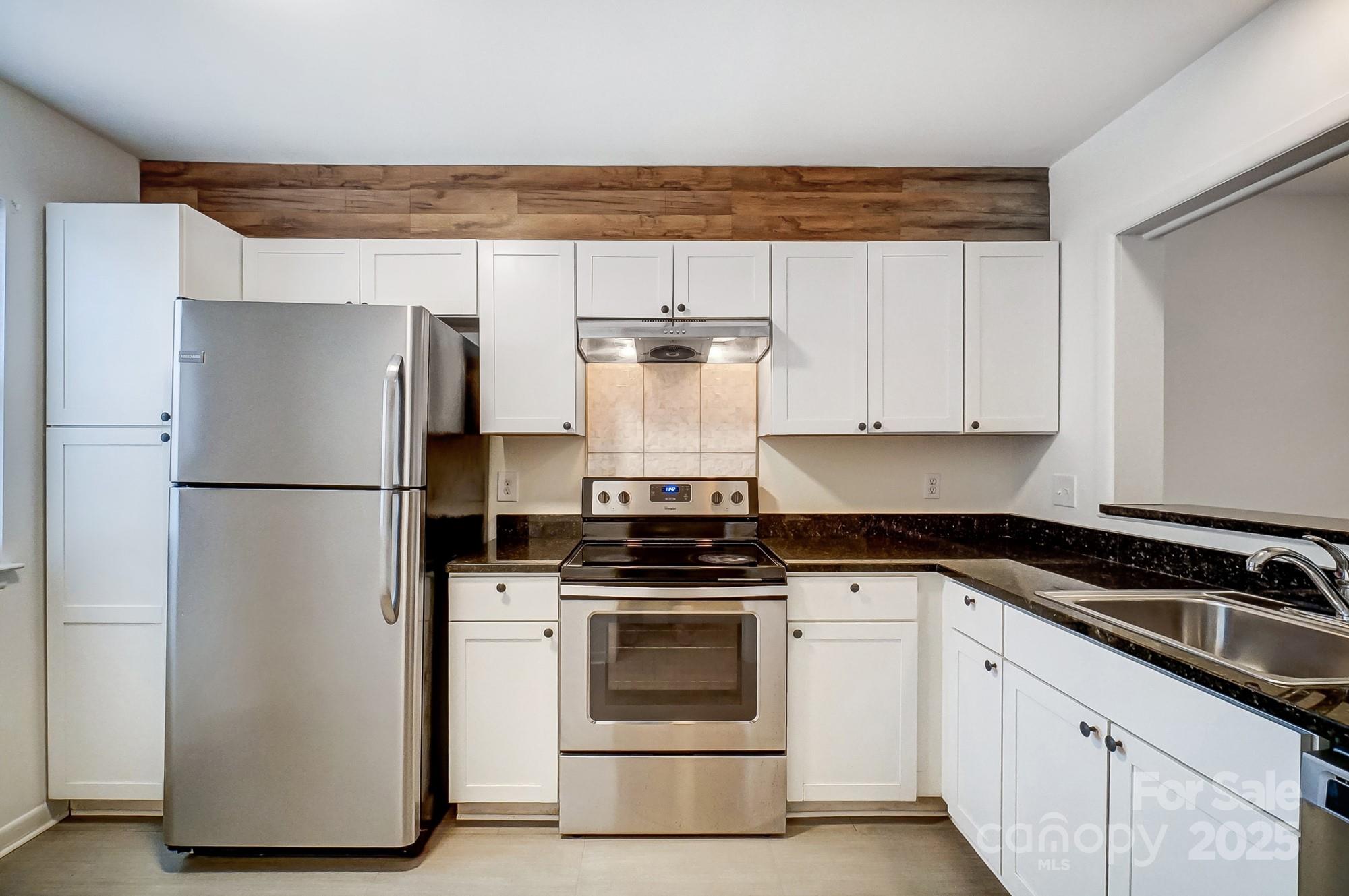 6102 Heath Ridge UNIT G Charlotte Sold Property