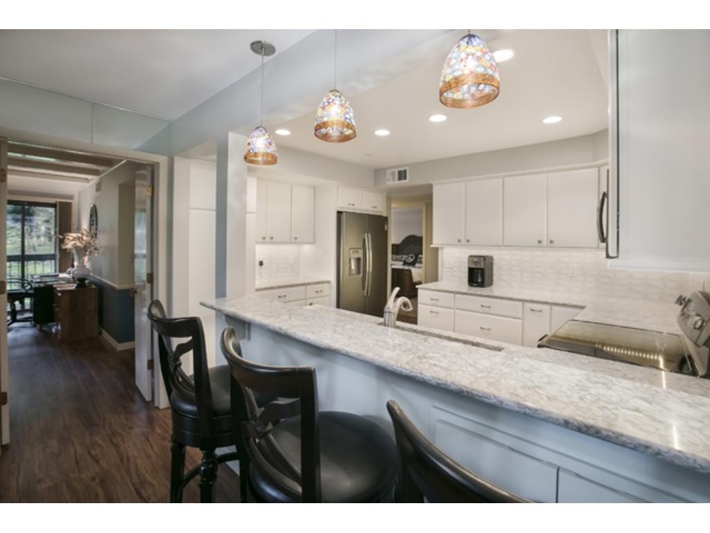 6075 Lincoln UNIT 211, Edina MN 55436 Sold Property