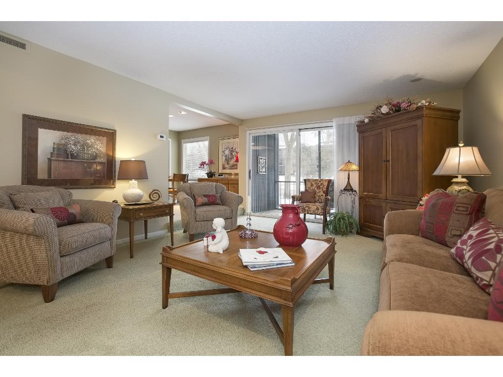 6105 Lincoln UNIT 130, Edina MN 55436 Sold Property