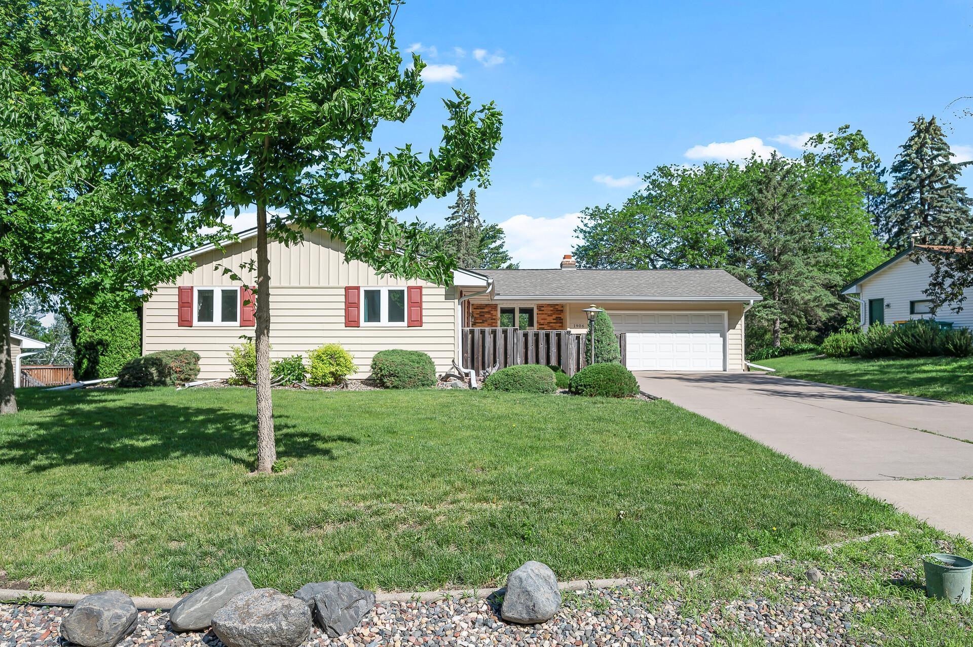 1906 Sioux Burnsville Sold Property