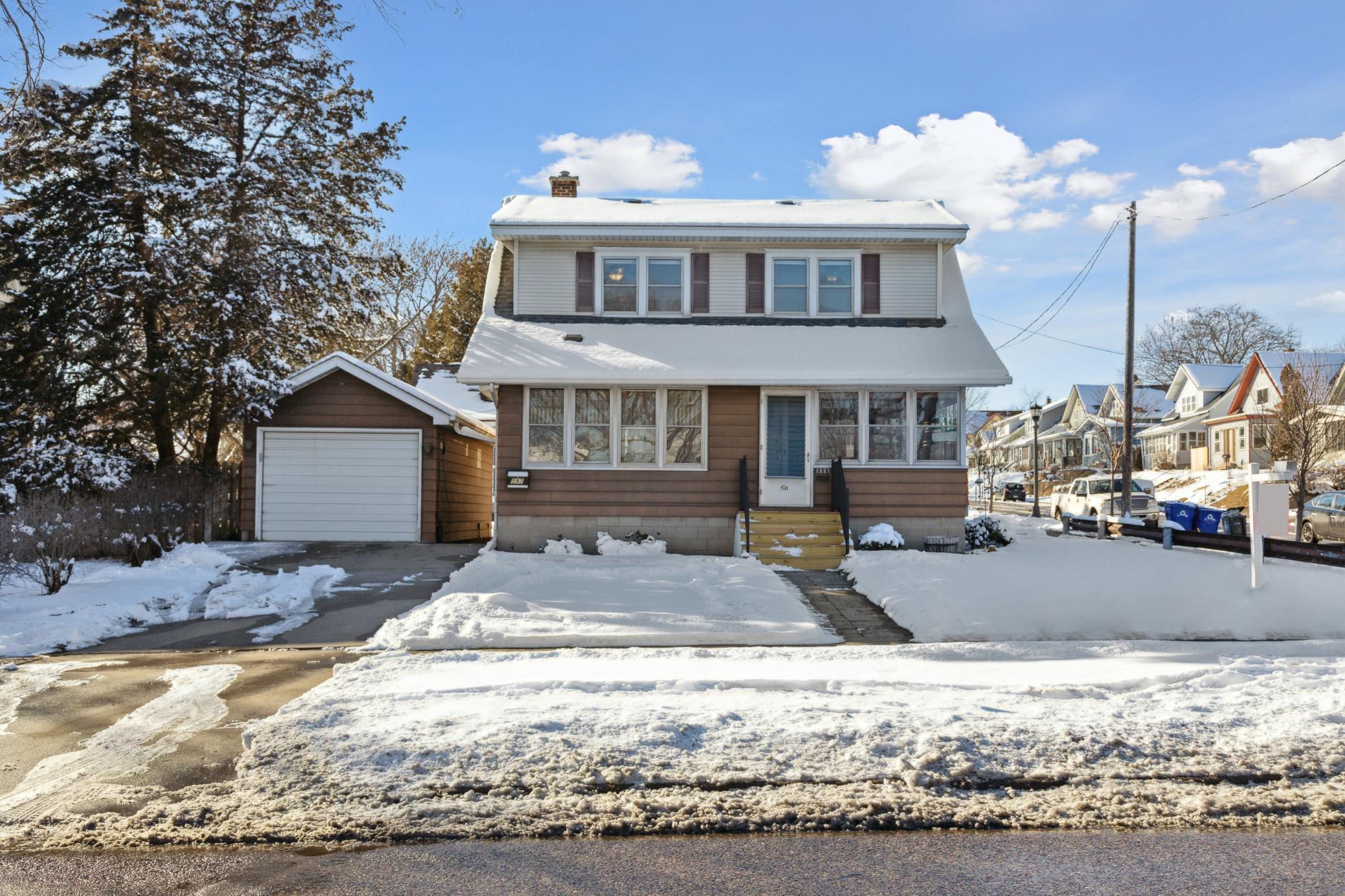 597 Lexington Saint Paul Sold Property