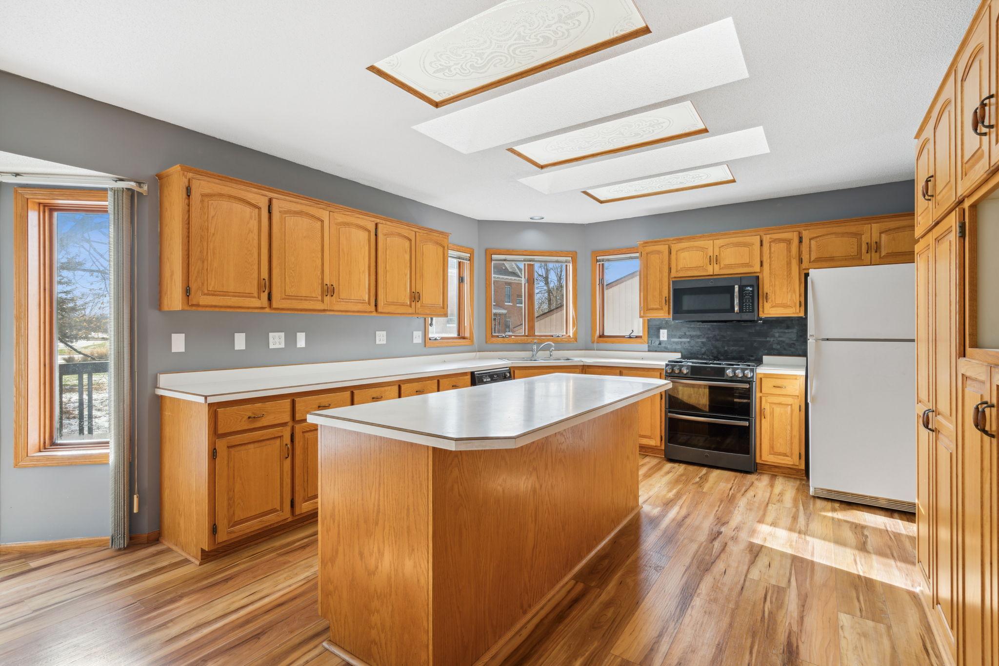 456 Shore Forest Lake Sold Property
