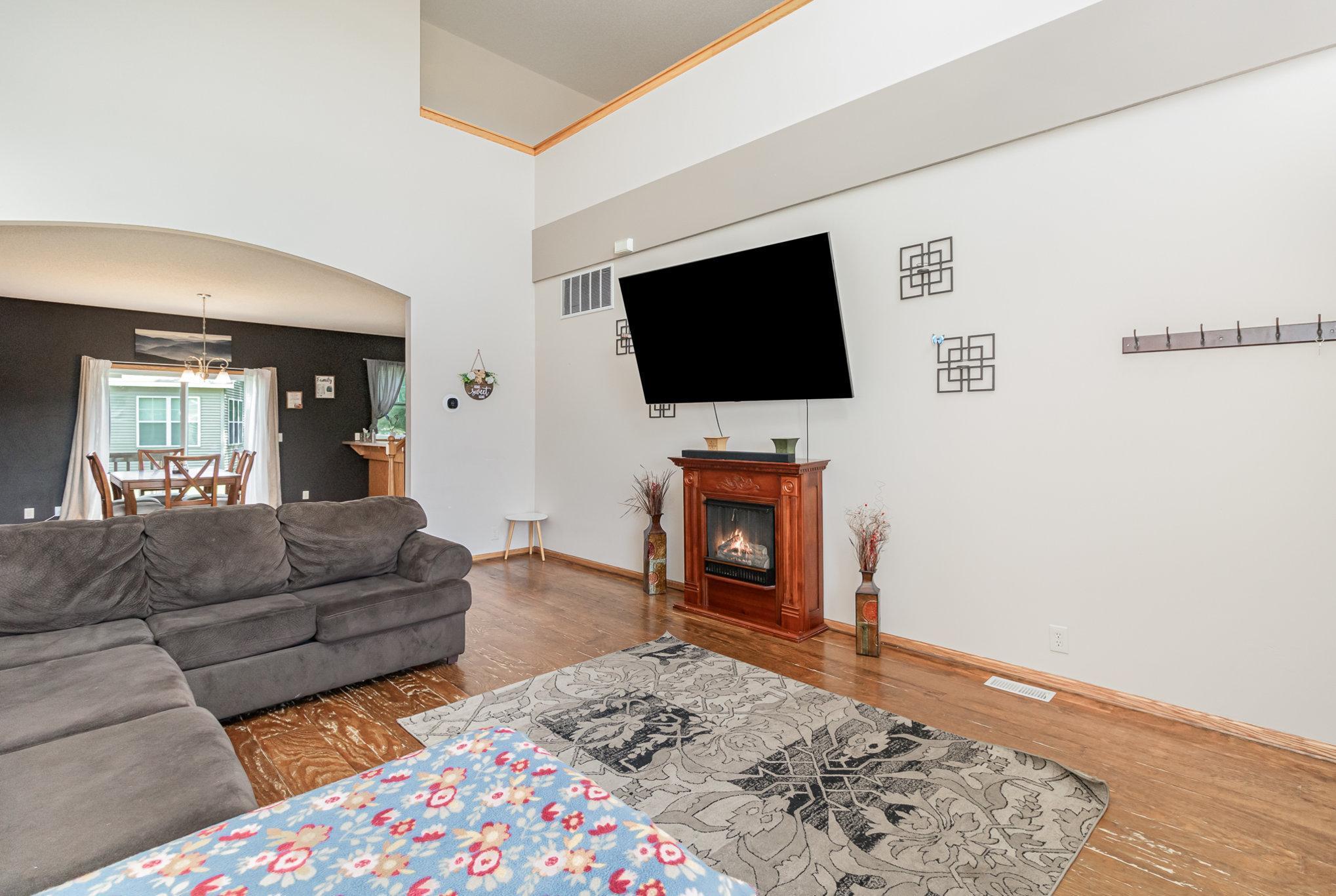 38283 Explorer North Branch Sold Property