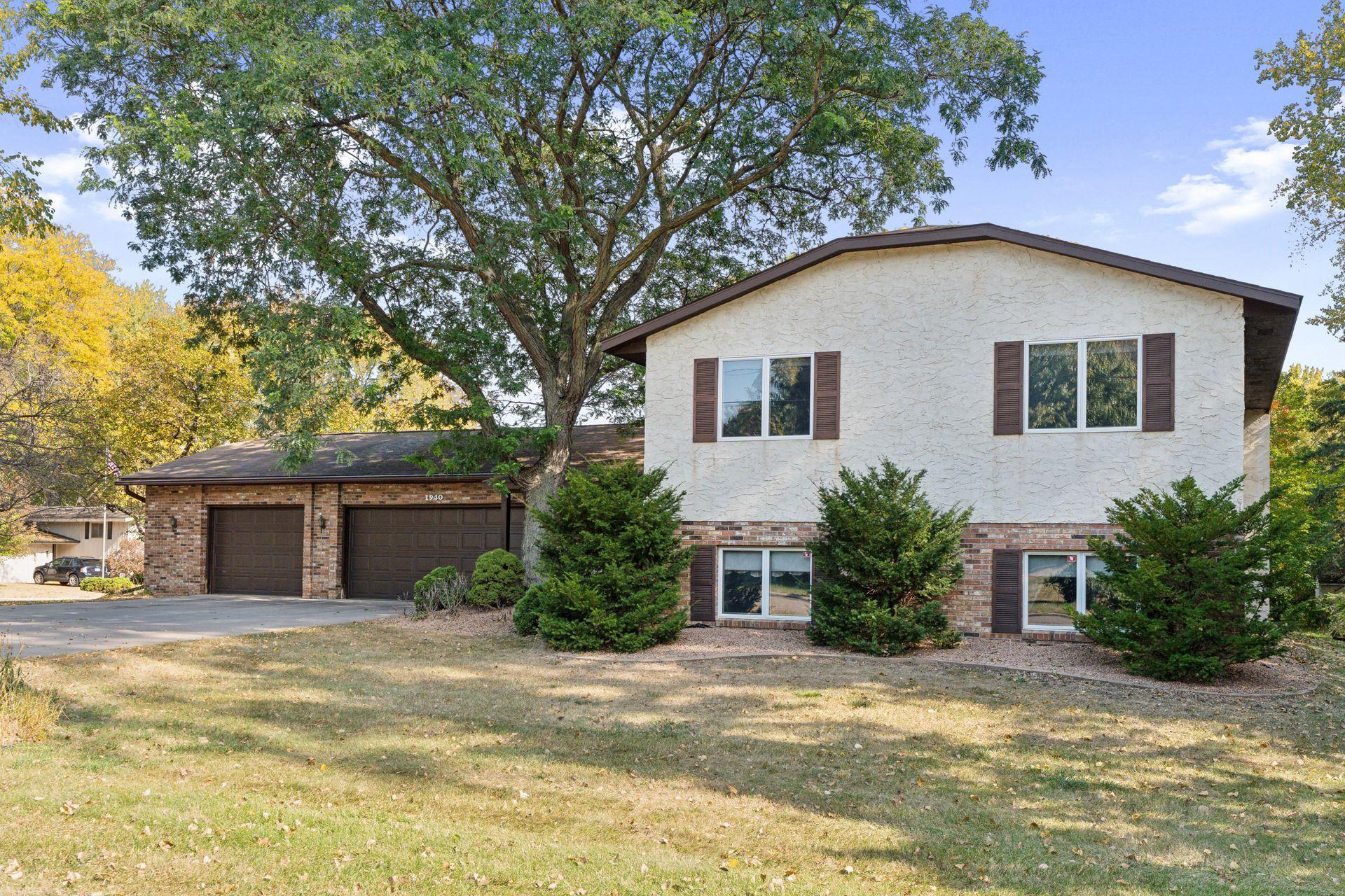 1940 Hunter Mendota Heights Sold Property