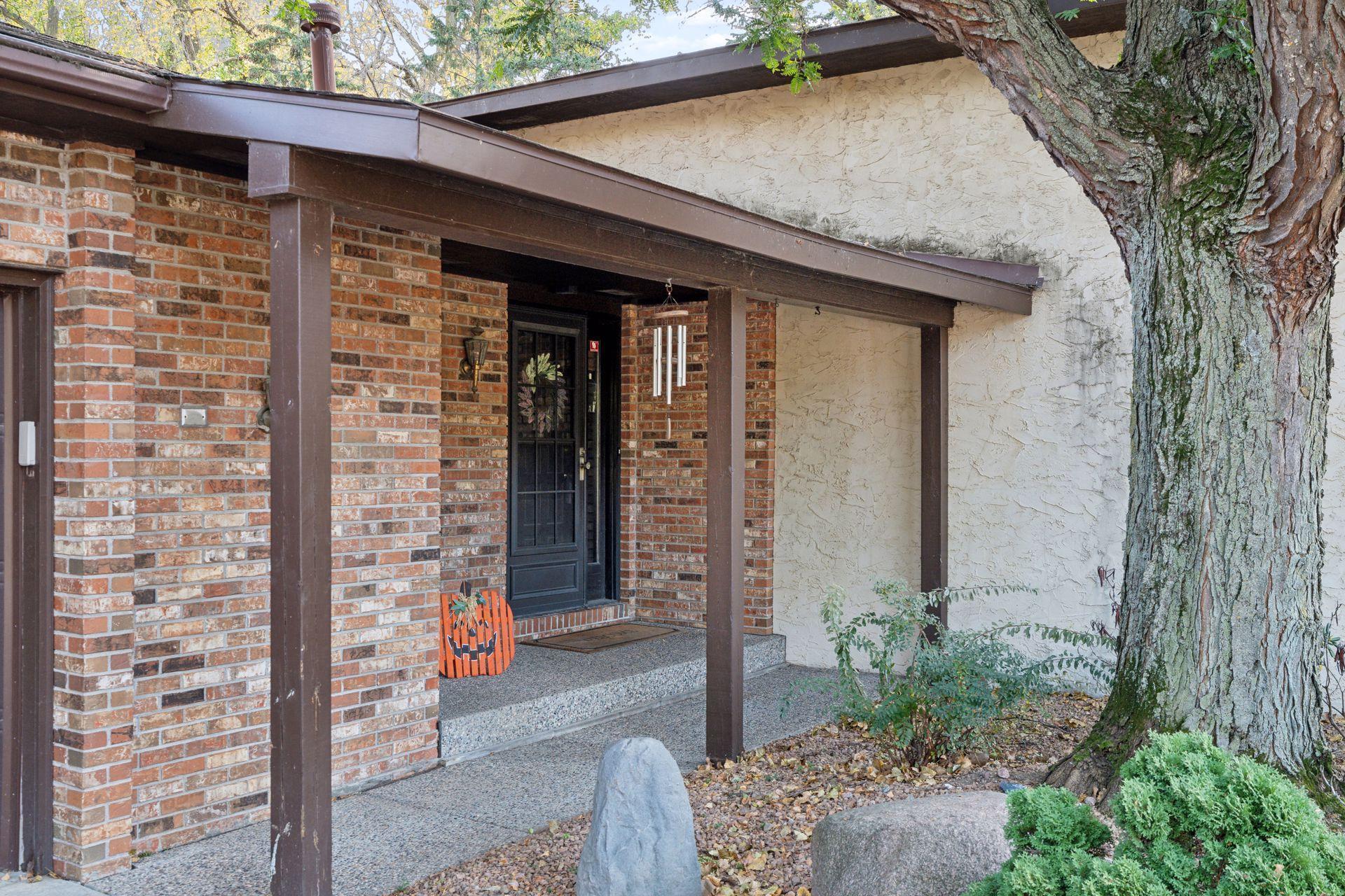 1940 Hunter Mendota Heights Sold Property