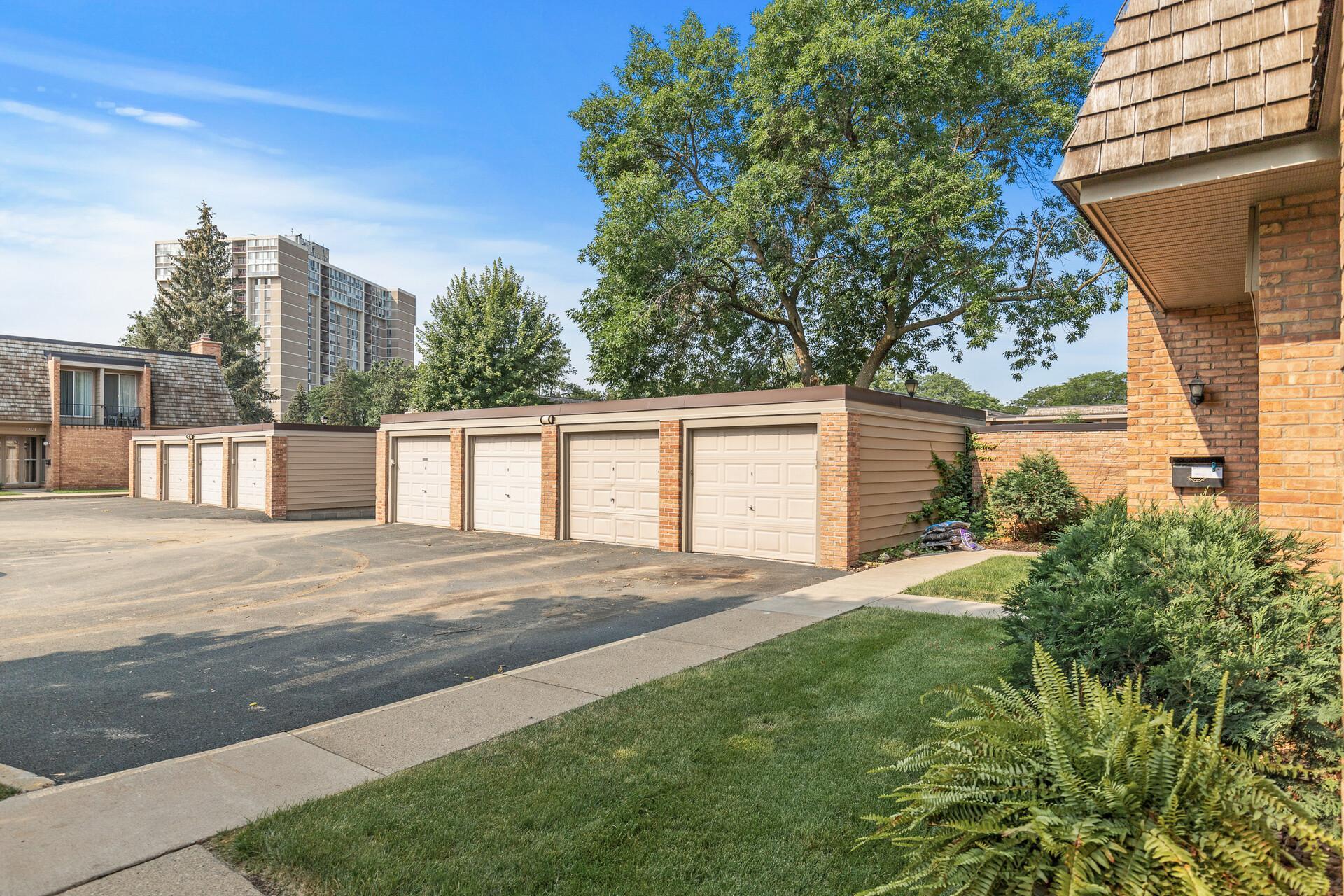 6359 Barrie Edina Sold Property