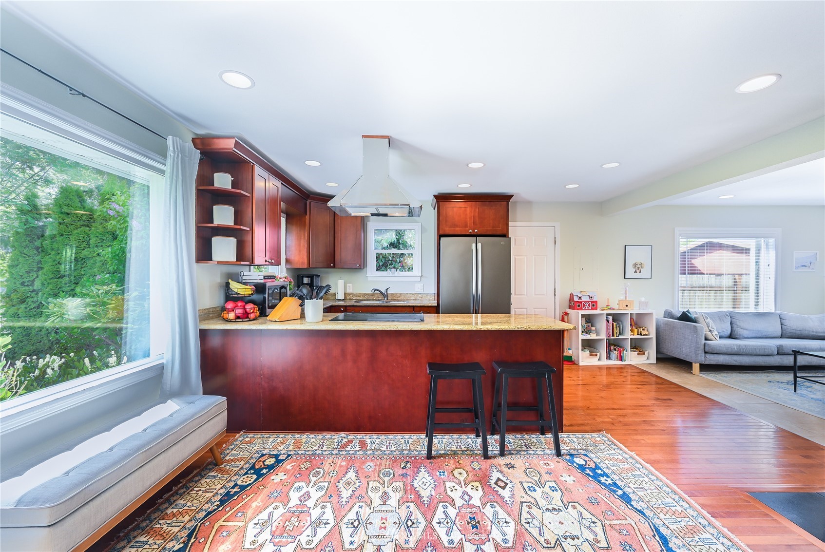 7301 16th Avenue SW, Seattle, WA 98106 Sold Property
