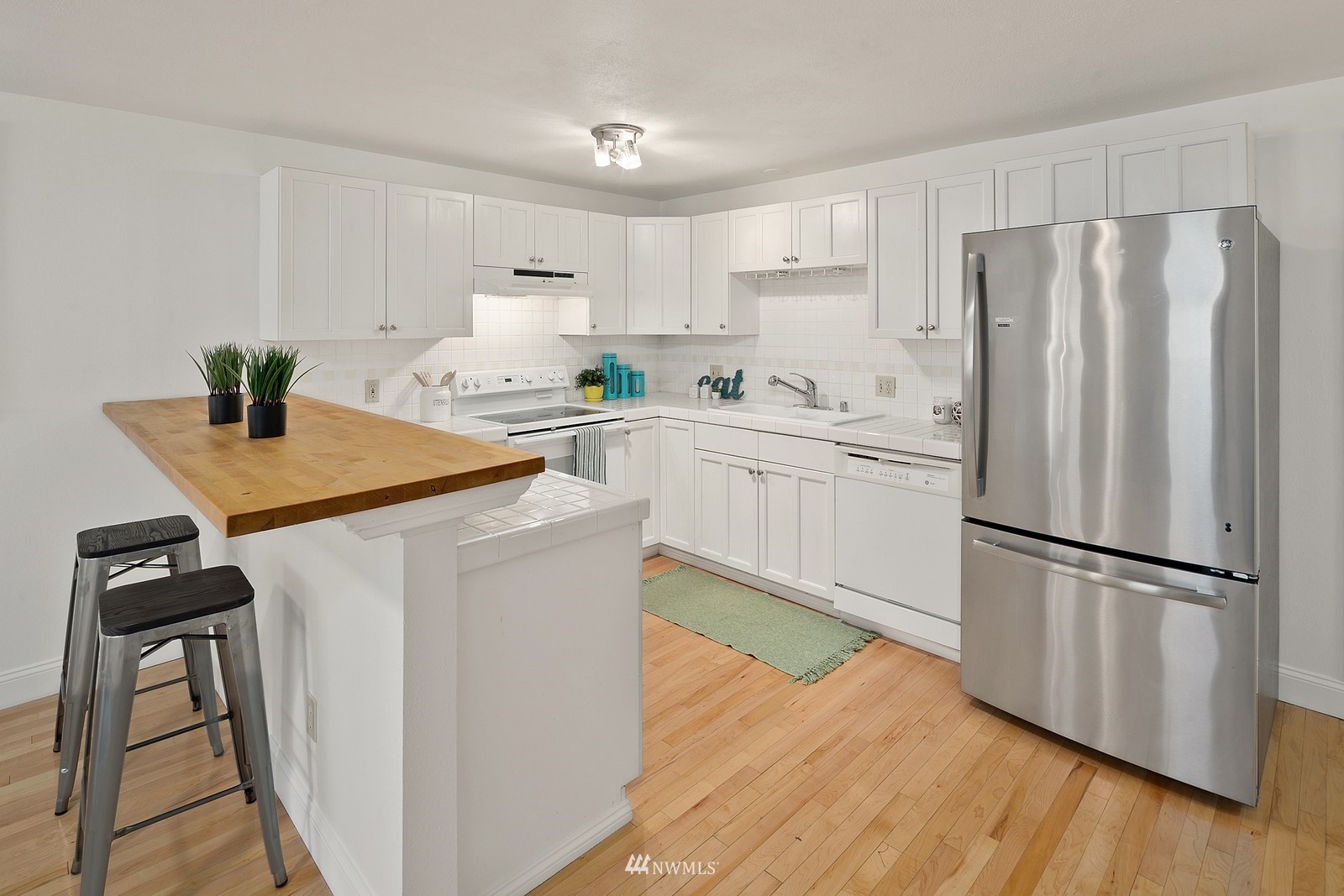 323 16th Avenue E #A-105, Seattle, WA 98112 Sold Property