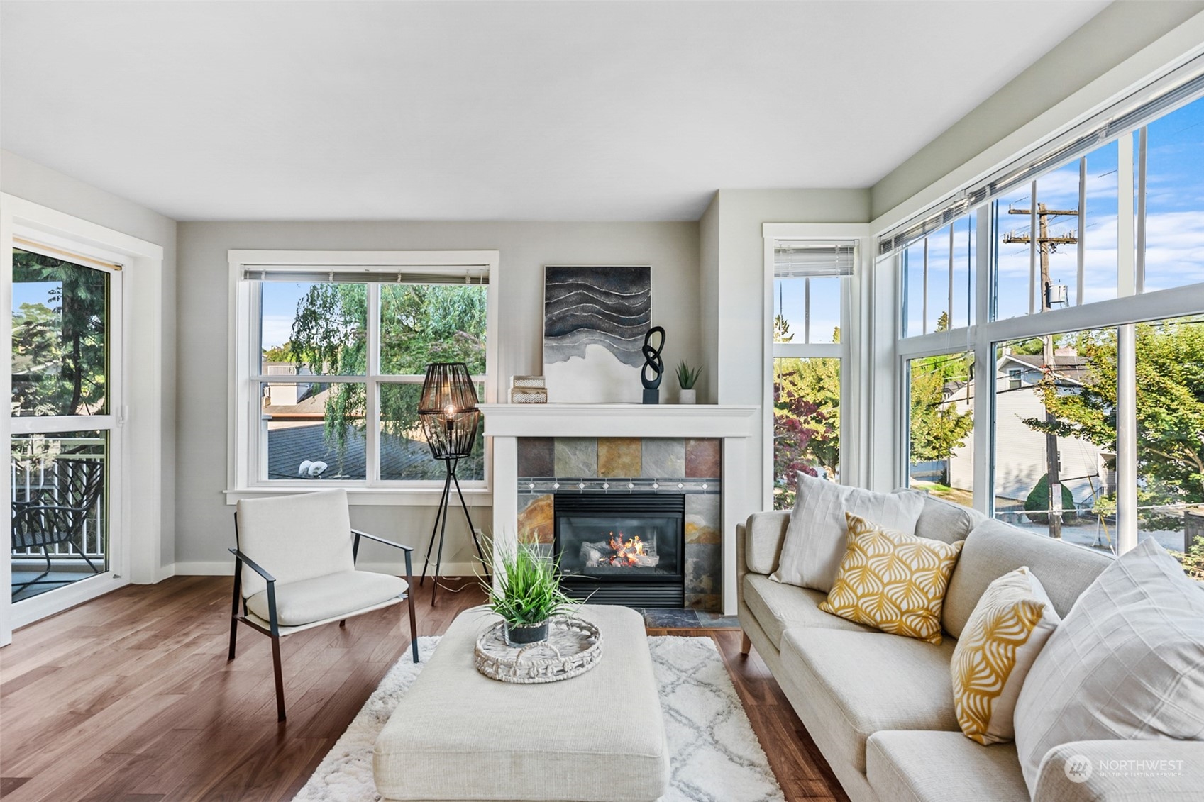 2901 NE Blakeley Street #305, Seattle, WA 98105-3161 Sold Property