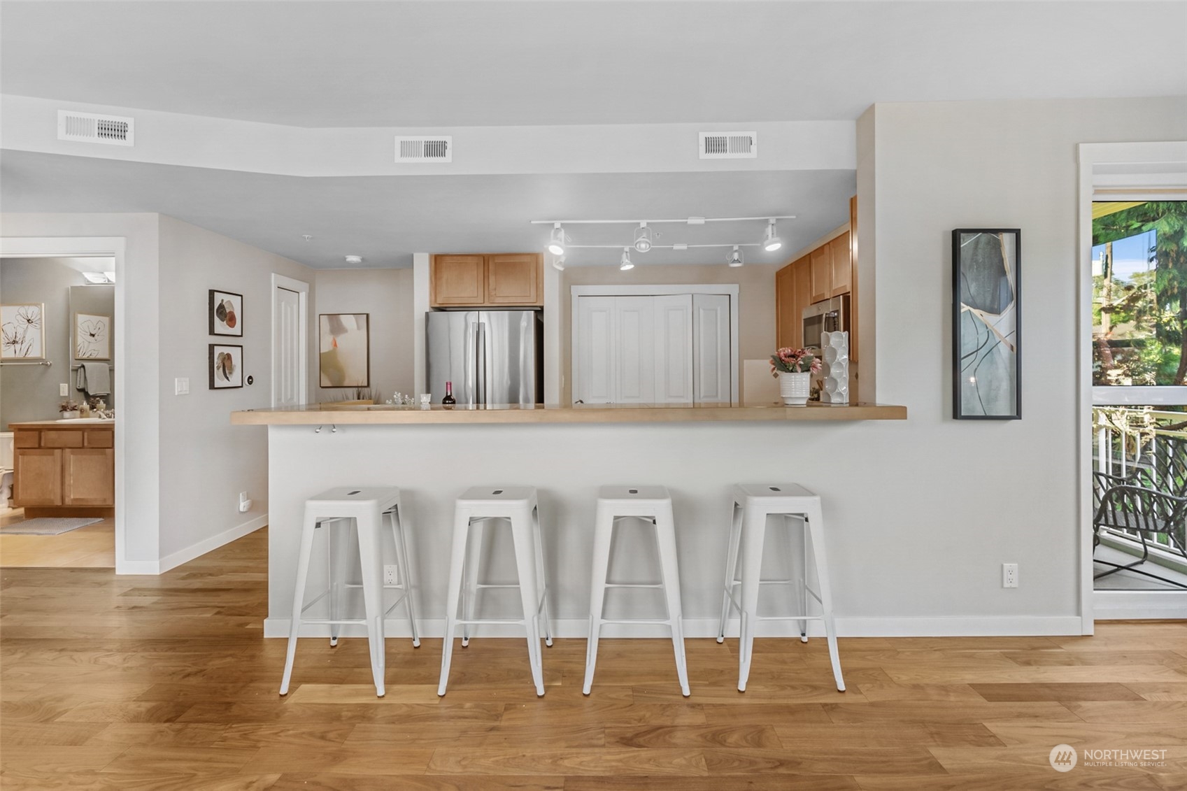 2901 NE Blakeley Street #305, Seattle, WA 98105-3161 Sold Property