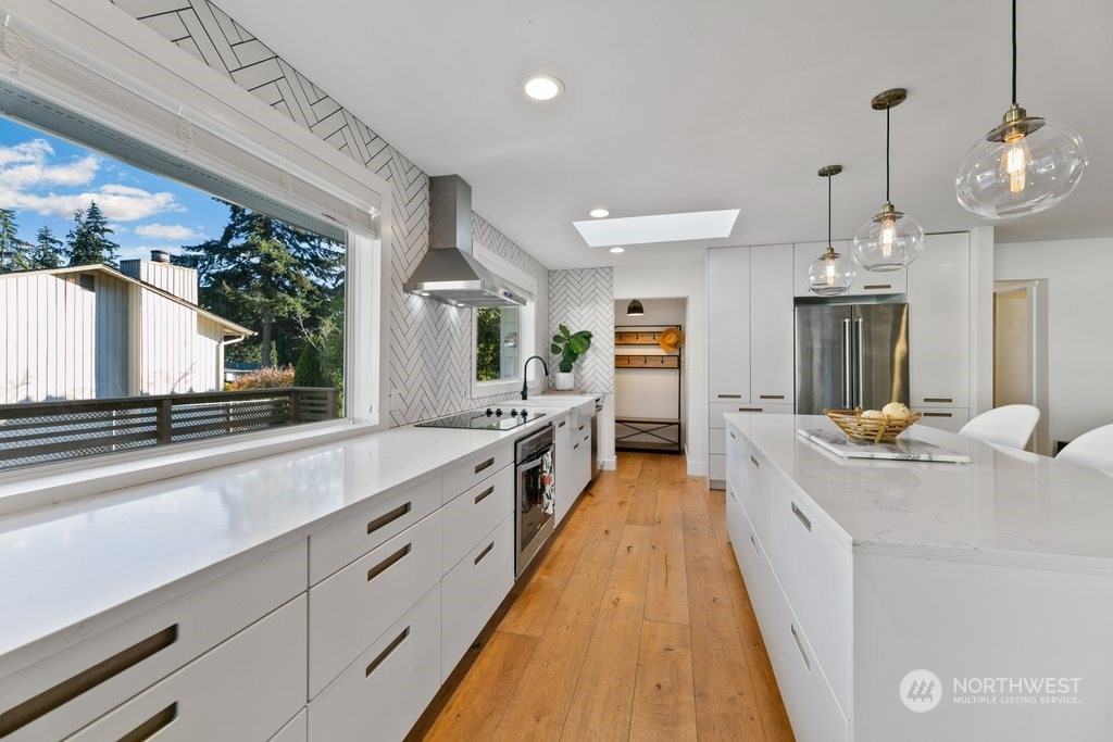 12028 NE 138th Place , Kirkland, WA 98034-2119 Sold Property