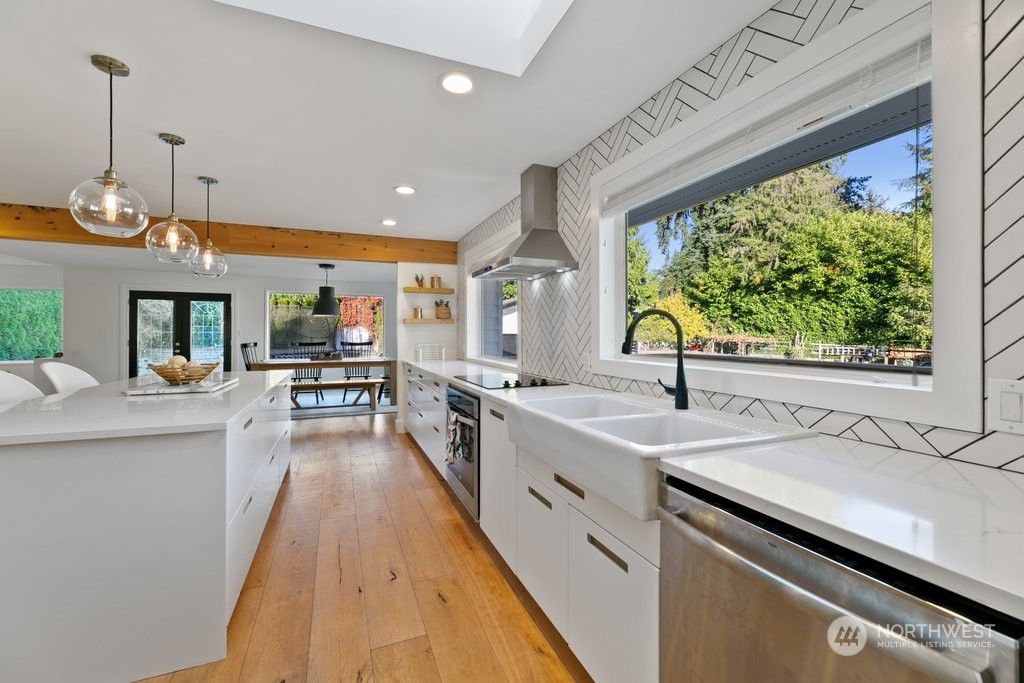 12028 NE 138th Place , Kirkland, WA 98034-2119 Sold Property
