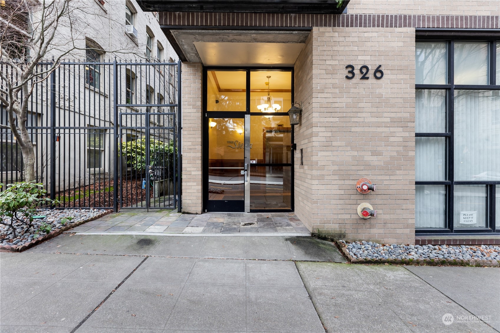 326 Queen Anne Avenue N #304, Seattle, WA 98109 Sold Property