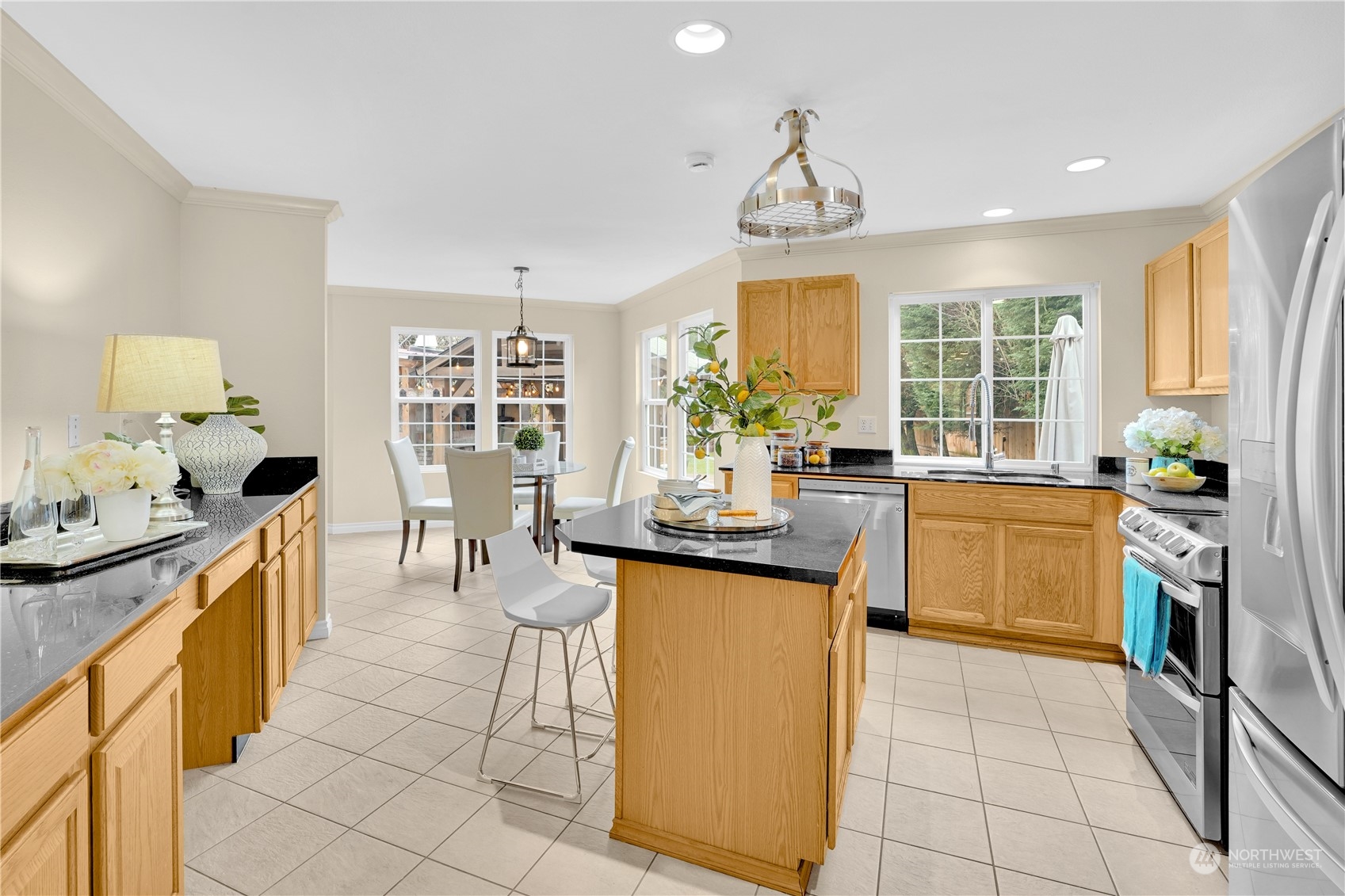 216 243rd Avenue SE, Sammamish, WA 98074-3475 Sold Property