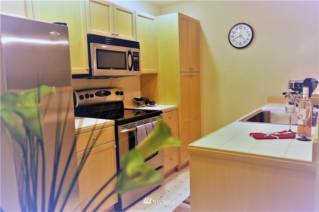 25235 SE Klahanie Boulevard UNIT L302, Issaquah, WA 98029 Sold Property