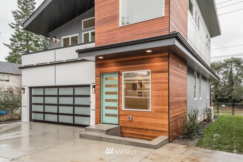 11206 Fremont Avenue N, Seattle, WA 98133 Sold Property