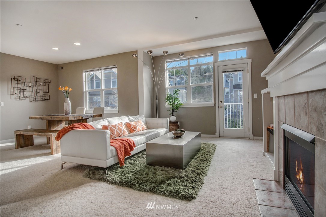 1601 NE Katsura Street UNIT 303, Issaquah, WA 98029 Sold Property