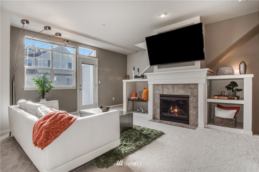 1601 NE Katsura Street UNIT 303, Issaquah, WA 98029 Sold Property