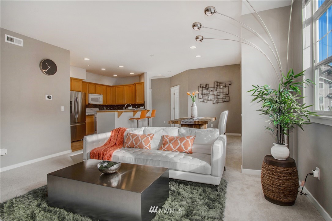 1601 NE Katsura Street UNIT 303, Issaquah, WA 98029 Sold Property