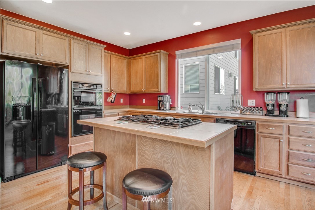 16106 Parkside Way SE, Renton, WA 98058 Sold Property
