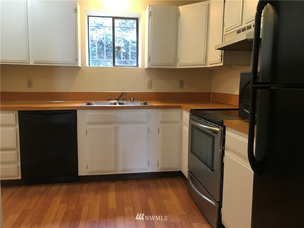 12414 73rd Lane S UNIT 30, Seattle, WA 98178 Sold Property
