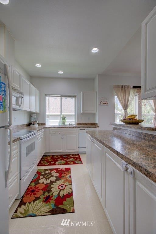 10025 W 9TH Avenue UNIT F201, Everett, WA 98204 Sold Property