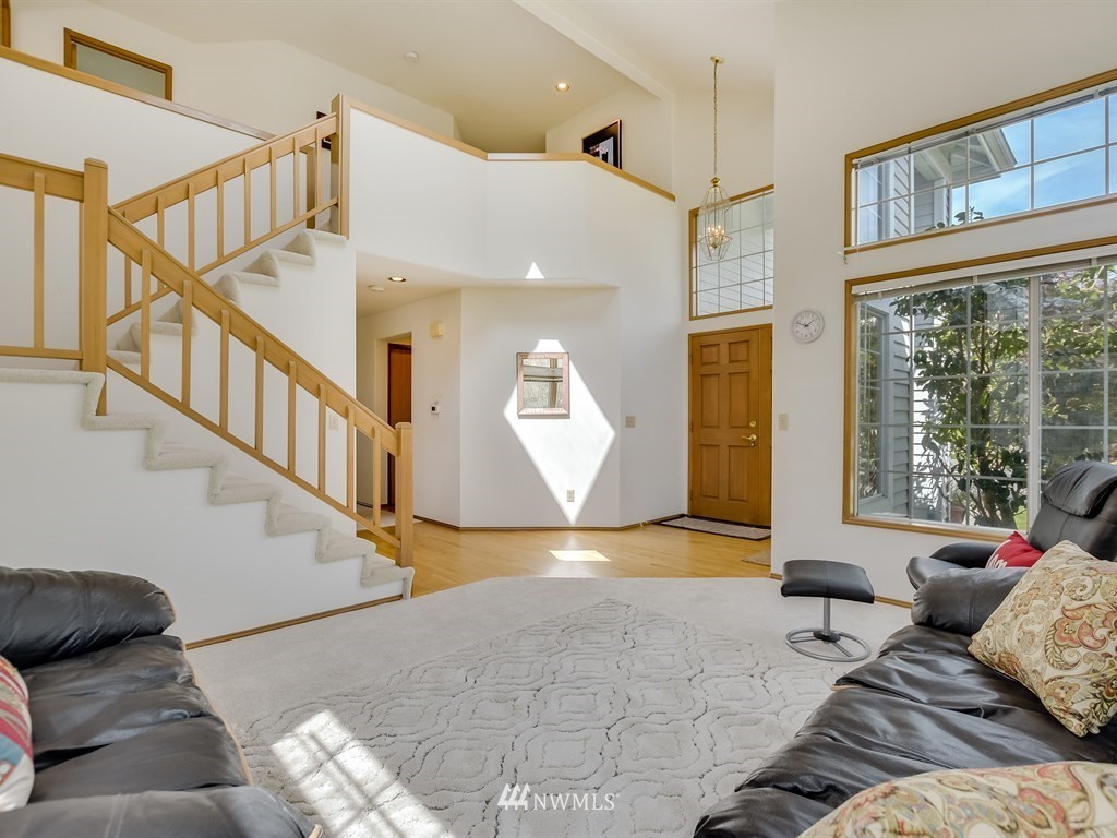 24623 SE 37th Street , Issaquah, WA 98029 Sold Property