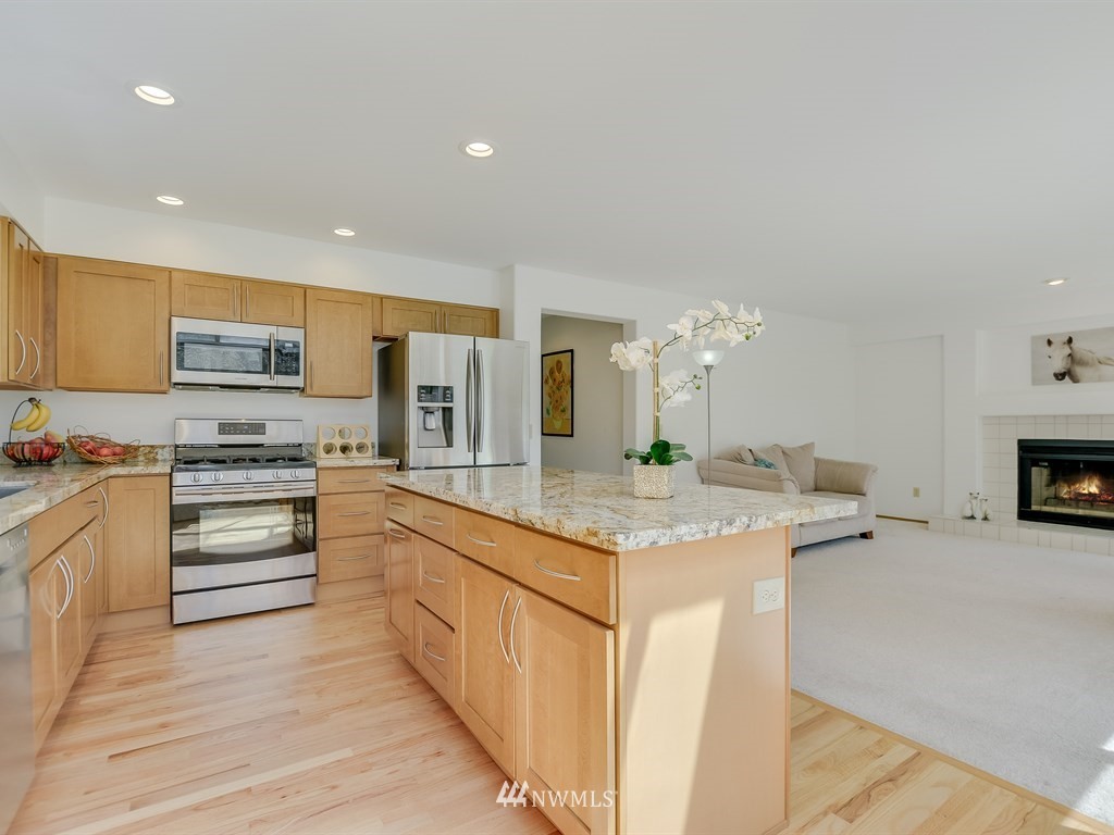 24623 SE 37th Street , Issaquah, WA 98029 Sold Property