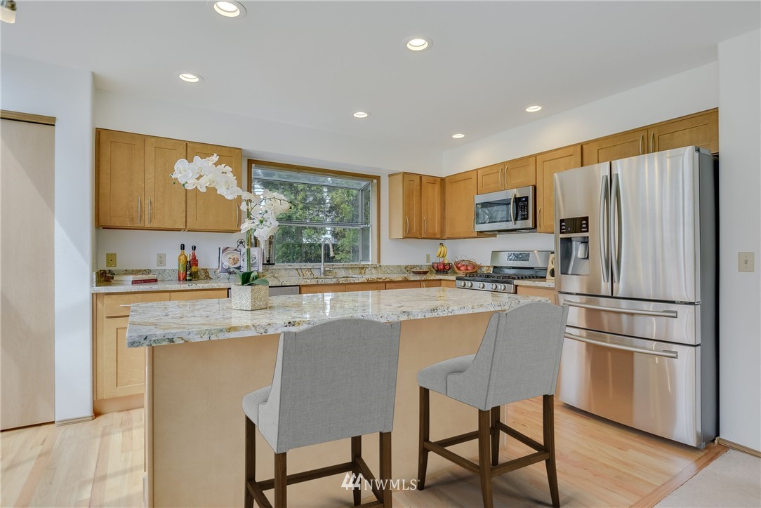 24623 SE 37th Street , Issaquah, WA 98029 Sold Property