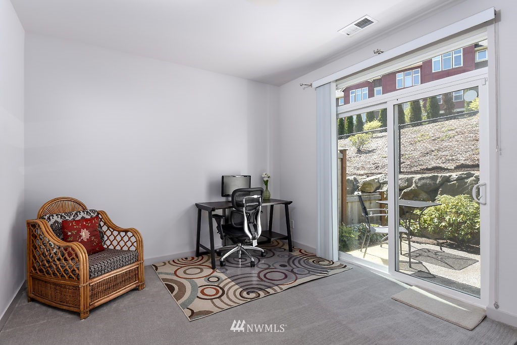 23000 NE 8th Street UNIT G-4, Sammamish, WA 98074 Sold Property