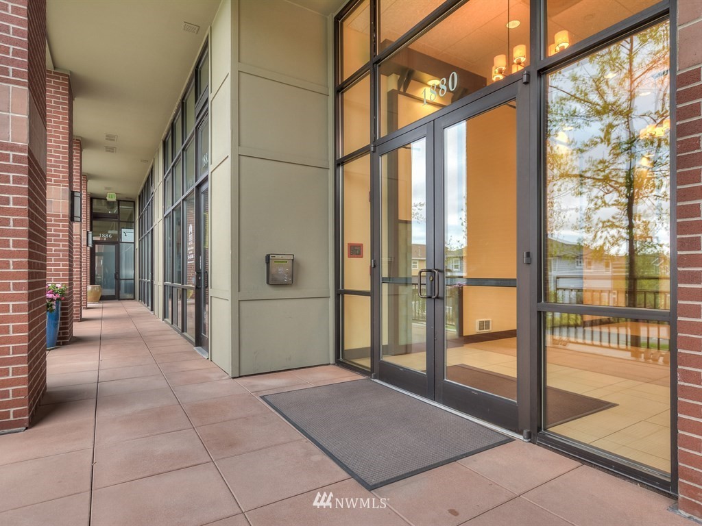 1880 25th Avenue NE UNIT N306, Issaquah, WA 98029 Sold Property