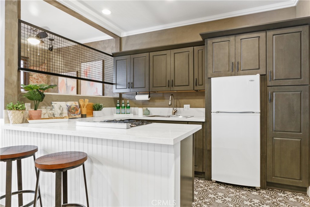 325 Elm Avenue 205 Sold Property