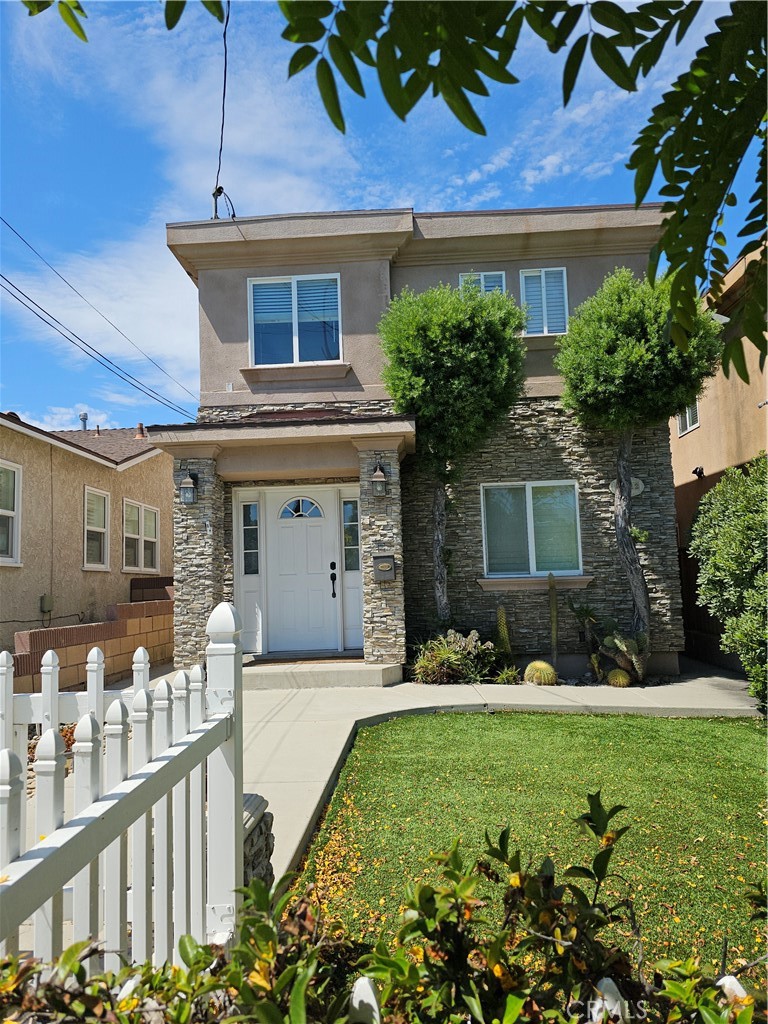 1312 W 1st Street Sold Property