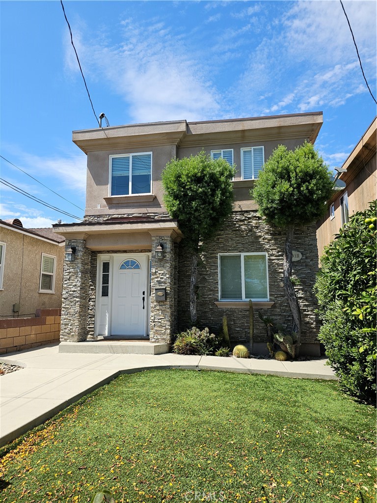 1312 W 1st Street Sold Property