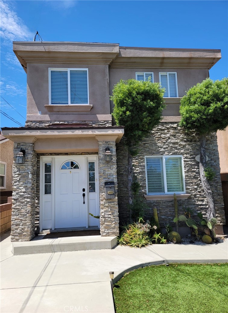 1312 W 1st Street Sold Property
