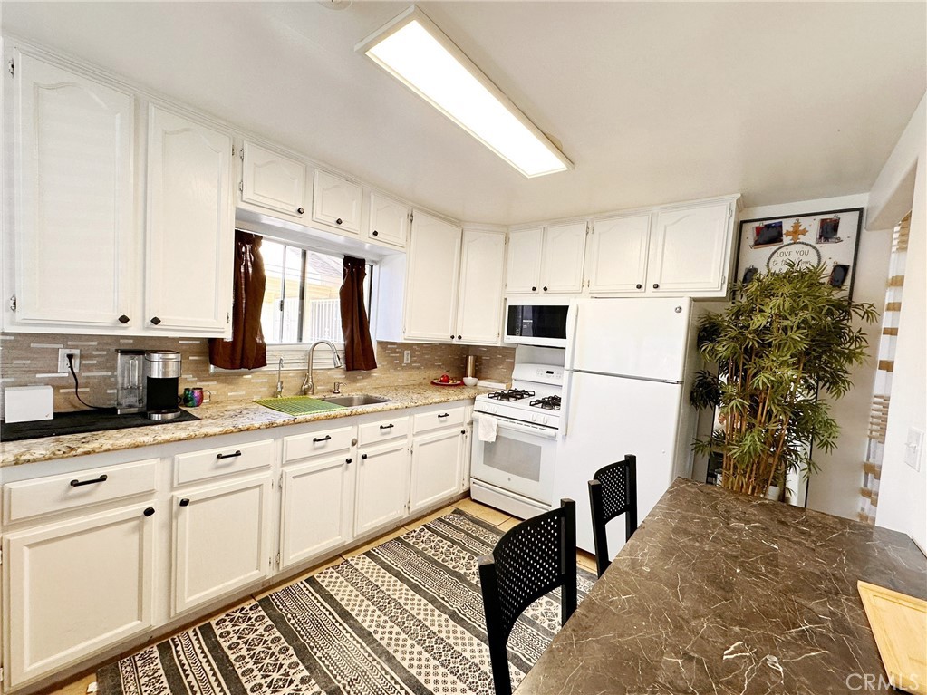 1053 E Hellman Street Sold Property
