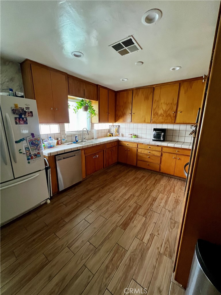 2119 Bedford Way Sold Property