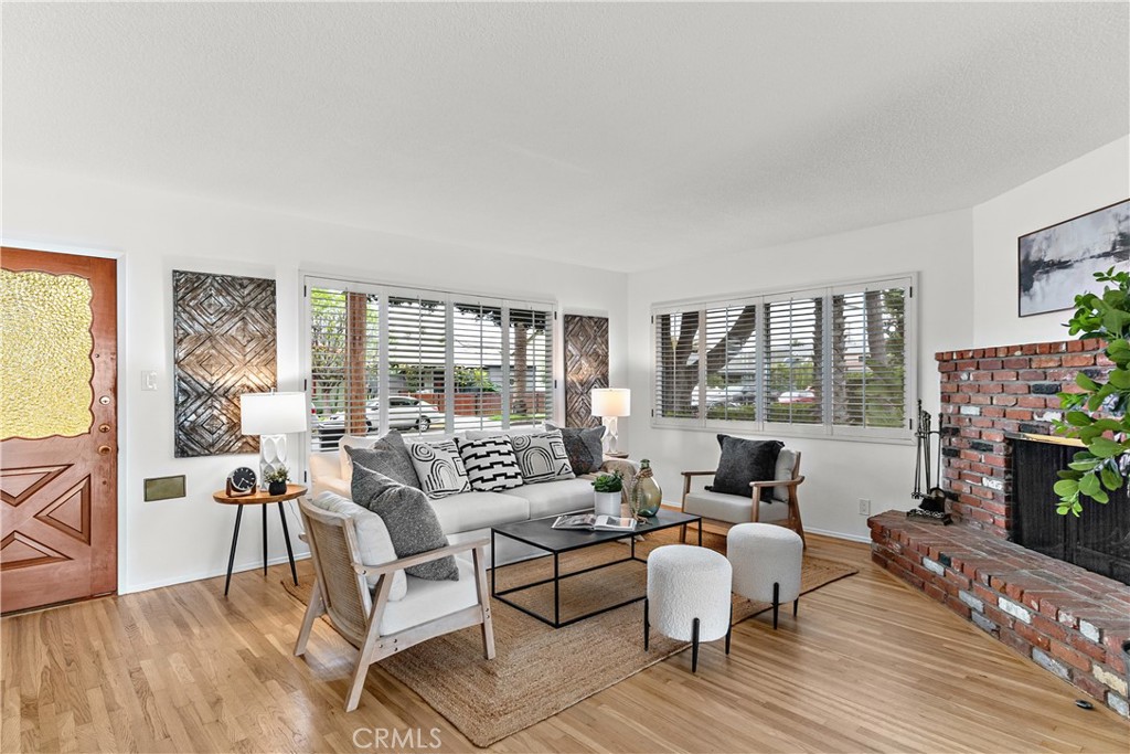 824 Loma Avenue Sold Property