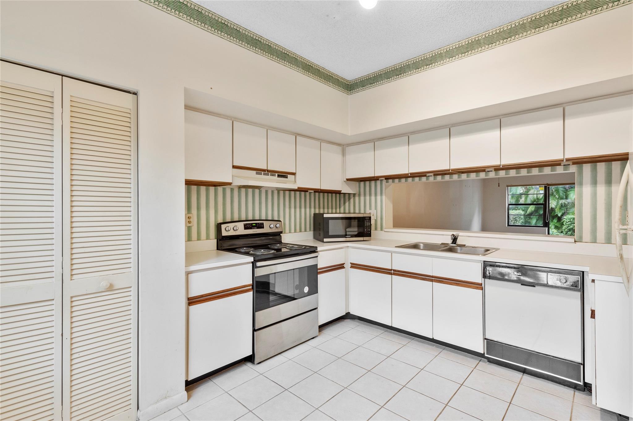 6670 Villa Sonrisa Dr 213 Sold Property