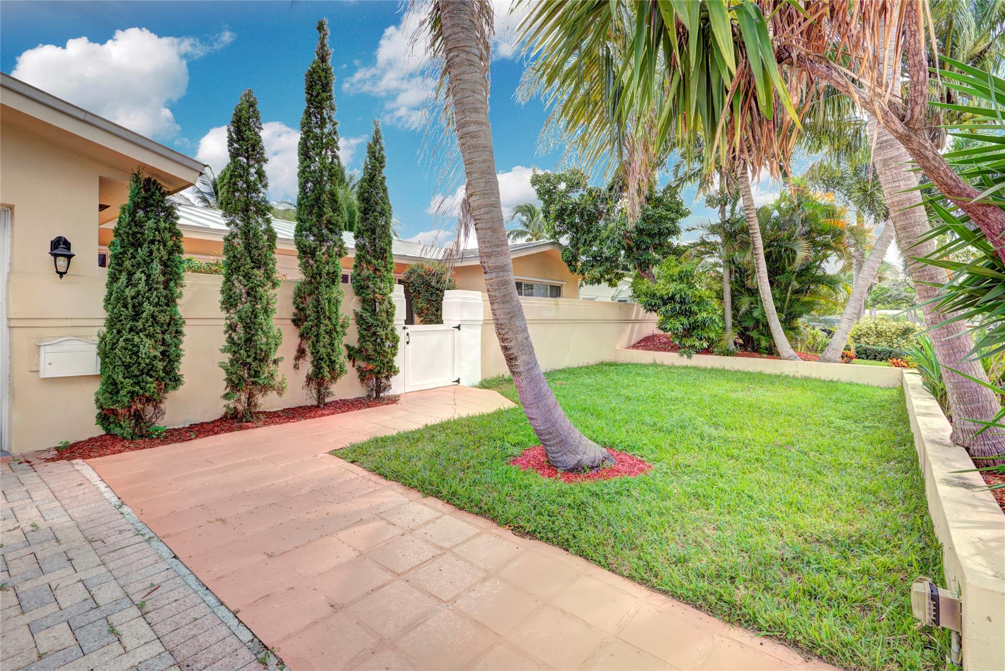911 SE 11th St Sold Property