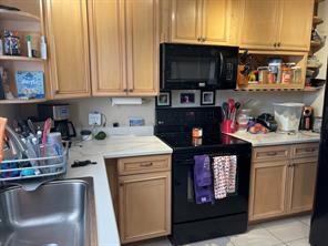 605 Ixoria Avenue 1b Sold Property