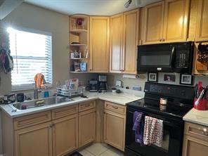 605 Ixoria Avenue 1b Sold Property