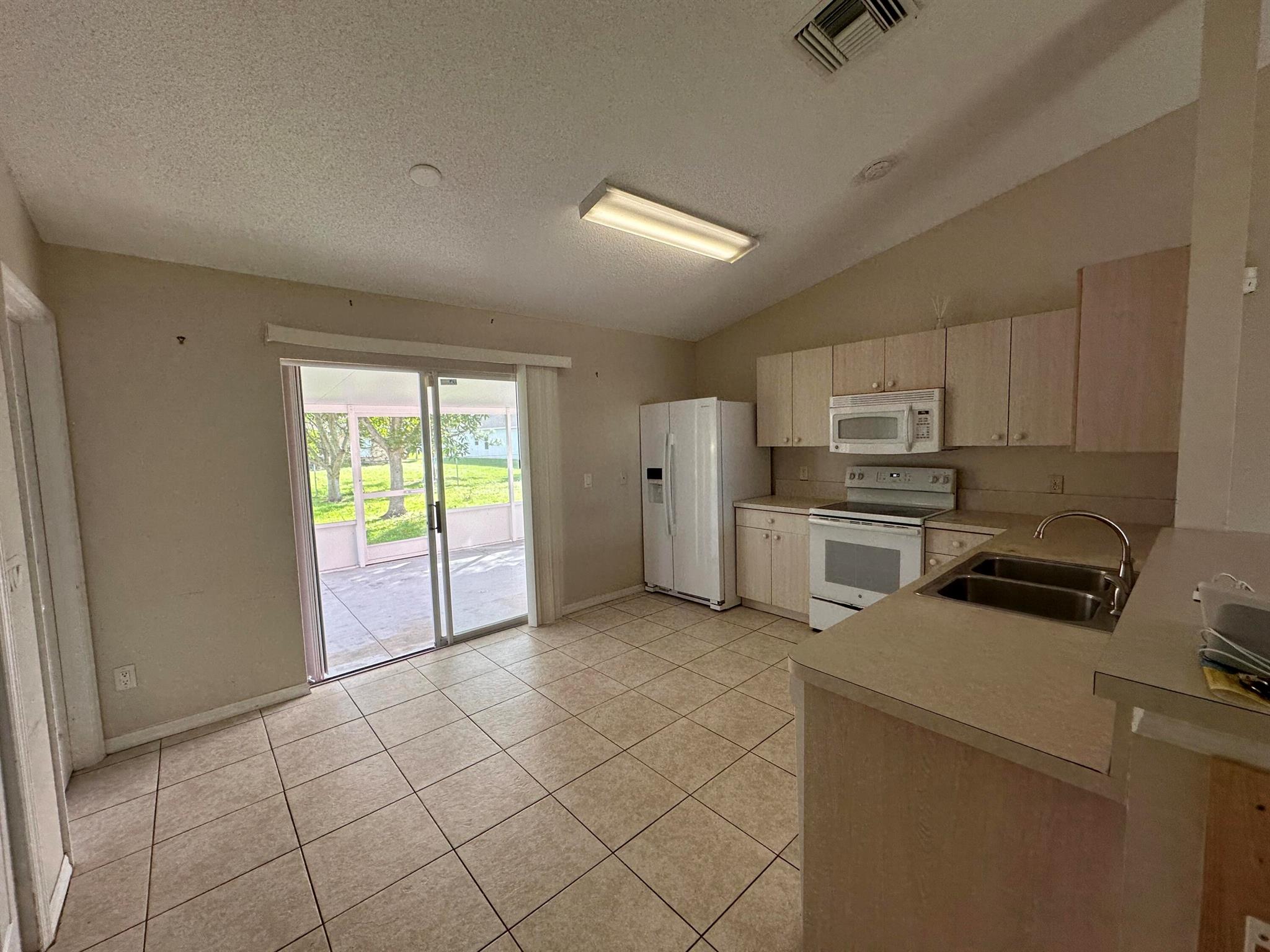695 SW Heather Street Sold Property
