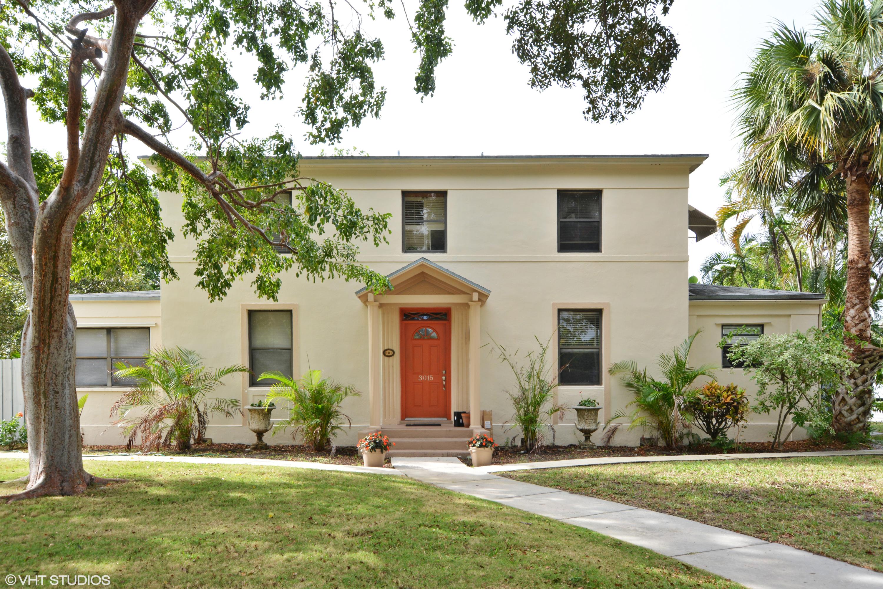 01_3015Poinsetta_57_FrontView_HiRes